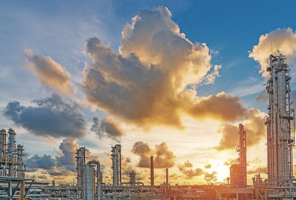 Hay desafíos dentro del sector energético de la región, responsable de cerca del 5% de las emisiones mundiales de gases de efecto invernadero, lo que propicia que los sistemas de generación eléctrica sean altamente vulnerables ante el cambio climático. Hay desafíos dentro del sector energético de la región, responsable de cerca del 5% de las emisiones mundiales de gases de efecto invernadero, lo que propicia que los sistemas de generación eléctrica sean altamente vulnerables ante el cambio climático.