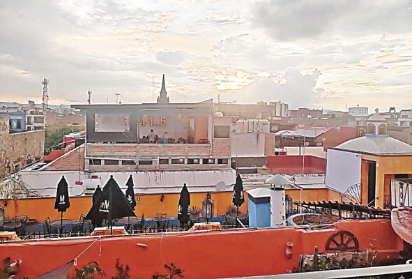 El centro histórico de San Luis Potosí mantiene bellas construcciones coloniales, la mayoría de ellas edificadas en el siglo XVIII. El centro histórico de San Luis Potosí mantiene bellas construcciones coloniales, la mayoría de ellas edificadas en el siglo XVIII.