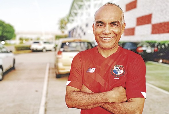 Guevara se enfundó la camiseta como mediocampista de la selección para las eliminatorias de México 86, Italia 90, Estados Unidos 94 y Francia 98. Guevara se enfundó la camiseta como mediocampista de la selección para las eliminatorias de México 86, Italia 90, Estados Unidos 94 y Francia 98.