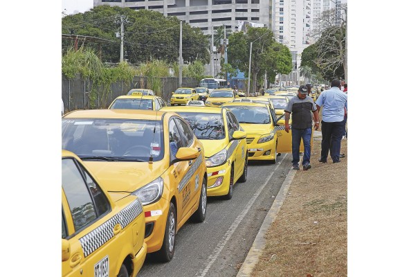 Taxistas han anunciado más protestas. Taxistas han anunciado más protestas.