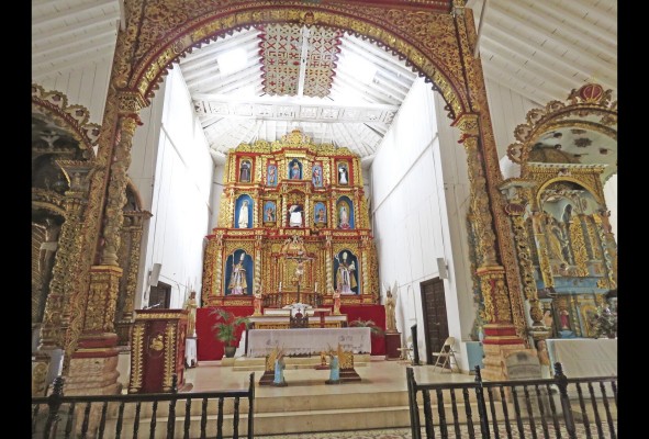 Retablo Mayor de la Santísima Virgen María. Iglesia de San Atanasio de Los Santos Retablo Mayor de la Santísima Virgen María. Iglesia de San Atanasio de Los Santos