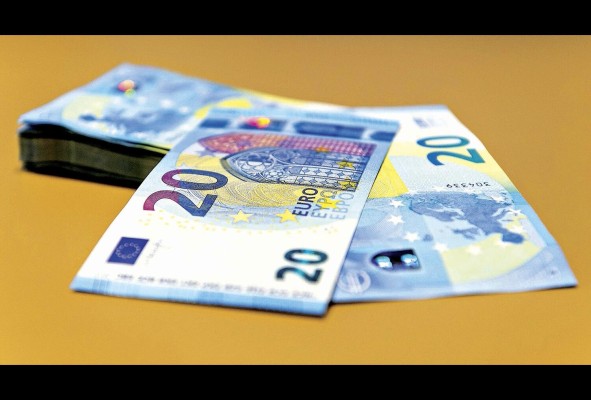 El euro sube tras datos de contracción del sector privado estadounidense El euro sube tras datos de contracción del sector privado estadounidense