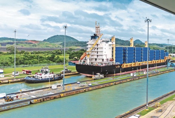 La sequía esta afectando la capacidad del lago Gatún, que es la reserva que tiene el Canal de Panamá para optimizar el tránsito de buques. La sequía esta afectando la capacidad del lago Gatún, que es la reserva que tiene el Canal de Panamá para optimizar el tránsito de buques.