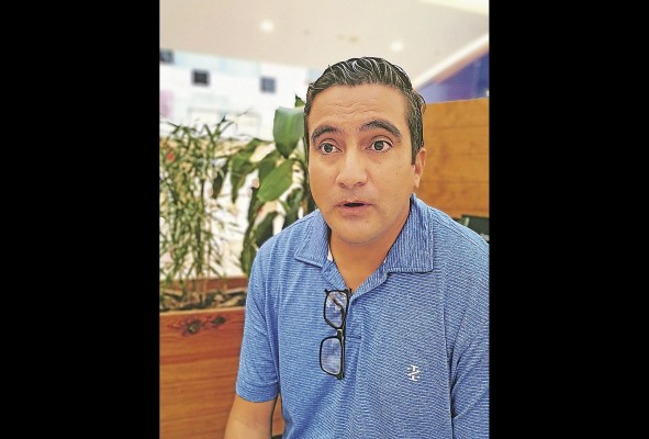 “En los inicios de mi carrera tuve influencia de Carlos Bianchi, Louis van Gaal y Marcelo Bielsa. Hoy estamos mirando más hacia Europa que hacia Suramérica”, afirma Javier Ainstein. “En los inicios de mi carrera tuve influencia de Carlos Bianchi, Louis van Gaal y Marcelo Bielsa. Hoy estamos mirando más hacia Europa que hacia Suramérica”, afirma Javier Ainstein.