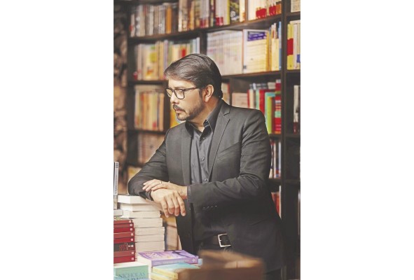 'Historias cortas para pesadillas interminables' es la nueva obra del escritor panameño que presentará este año en la Feria Internacional del Libro. 'Historias cortas para pesadillas interminables' es la nueva obra del escritor panameño que presentará este año en la Feria Internacional del Libro.