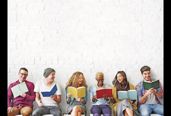 La literatura y los estudios lingüísticos (que son procedimientos científicos) forman parte de la cultura, y en la medida en que todos tengamos la posibilidad de acceder a otra cultura cuyo fin sea observar que hay cercanías entre las letras, las ciencias y el mundo etéreo de las redes, seremos mejores lectores de palabras y de vidas. La literatura y los estudios lingüísticos (que son procedimientos científicos) forman parte de la cultura, y en la medida en que todos tengamos la posibilidad de acceder a otra cultura cuyo fin sea observar que hay cercanías entre las letras, las ciencias y el mundo etéreo de las redes, seremos mejores lectores de palabras y de vidas.