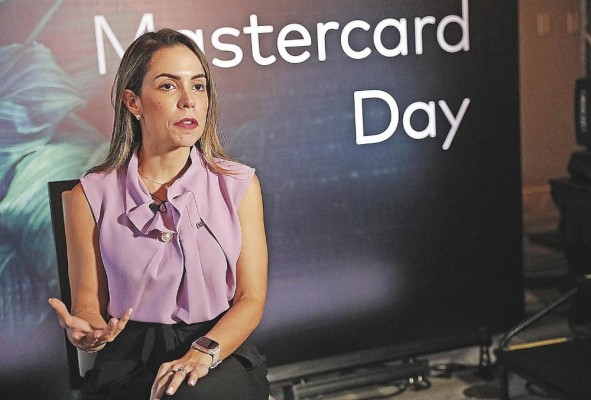 Janet Banuchi afirmó que el ingrediente primordial para la creación de productos de Mastercard es la pasión de sus clientes. Janet Banuchi afirmó que el ingrediente primordial para la creación de productos de Mastercard es la pasión de sus clientes.
