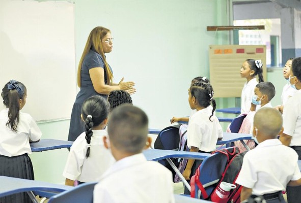 La titular de educación aseguró que están generando estrategias para ayudar a reducir los espacios de contenidos que se están perdiendo por el paro. La titular de educación aseguró que están generando estrategias para ayudar a reducir los espacios de contenidos que se están perdiendo por el paro.