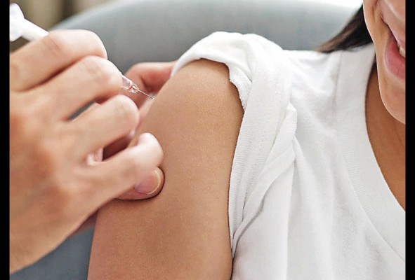El cáncer cervicouterino es prevenible a través de la vacunación contra el VPH. El cáncer cervicouterino es prevenible a través de la vacunación contra el VPH.