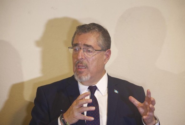 Arévalo de León advirtió sobre un “golpe de Estado” en su contra. Arévalo de León advirtió sobre un “golpe de Estado” en su contra.