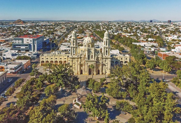Sonora, ciudad mexicana sobre un desierto que alcanza temperaturas de 50 grados en el día, desarrolla una especie de economía nocturna con atractivos 'food trucks' y 'startups' gastronómicos, que llevaron a que surgieran cuatro parques nocturnos con otros establecimientos adyacentes. Sonora, ciudad mexicana sobre un desierto que alcanza temperaturas de 50 grados en el día, desarrolla una especie de economía nocturna con atractivos 'food trucks' y 'startups' gastronómicos, que llevaron a que surgieran cuatro parques nocturnos con otros establecimientos adyacentes.