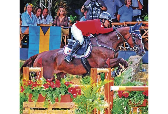 Victoria Heurtematte obtuvo la primera presea de oro femenina de la equitación istmeña en unos juegos regionales. Victoria Heurtematte obtuvo la primera presea de oro femenina de la equitación istmeña en unos juegos regionales.