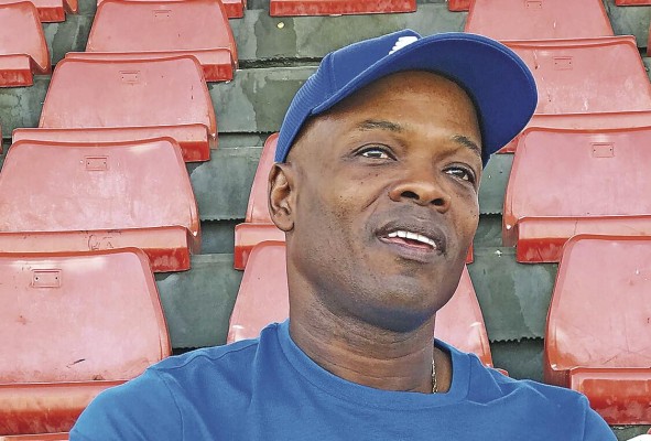 Jorge Dely Valdés Ganó y clasificó a octavos de final con la Sub-20, en Polonia 2019; lo había logrado con la Sub-17 en México 2011. Jorge Dely Valdés Ganó y clasificó a octavos de final con la Sub-20, en Polonia 2019; lo había logrado con la Sub-17 en México 2011.