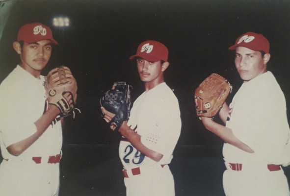 José Martiz (izq.), Ricardo Domínguez y Josué Vega (der.) se apuntaron en las páginas de los 'no hit run' de la pelota juvenil. José Martiz (izq.), Ricardo Domínguez y Josué Vega (der.) se apuntaron en las páginas de los 'no hit run' de la pelota juvenil.