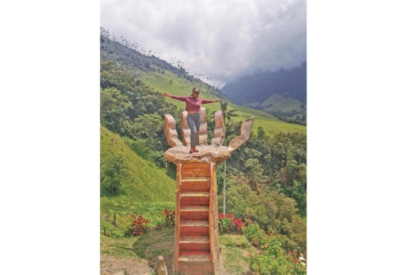 El Mirador de la Mano de Acaime es un ícono dentro del Valle del Cocora. El Mirador de la Mano de Acaime es un ícono dentro del Valle del Cocora.
