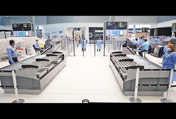 Puerta de migración de la terminal 2 del aeropuerto de Tocumen. Puerta de migración de la terminal 2 del aeropuerto de Tocumen.