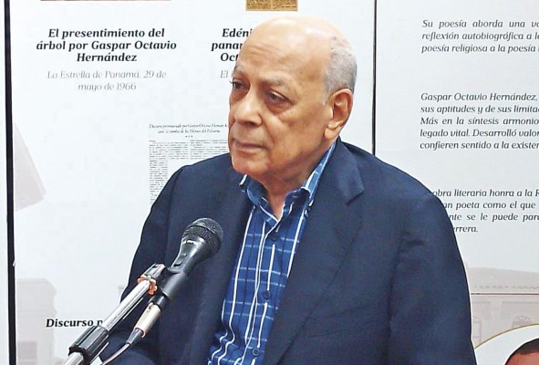 José Stoute, analista político José Stoute, analista político