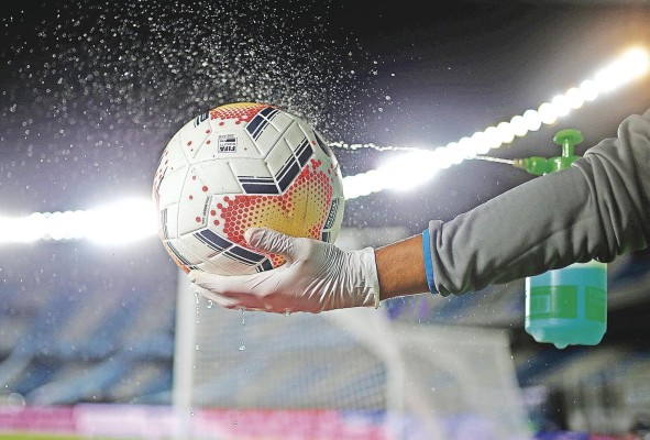La pandemia marcó la hoja de ruta mundial del deporte y del fútbol, que se han visto notablemente afectados. La pandemia marcó la hoja de ruta mundial del deporte y del fútbol, que se han visto notablemente afectados.