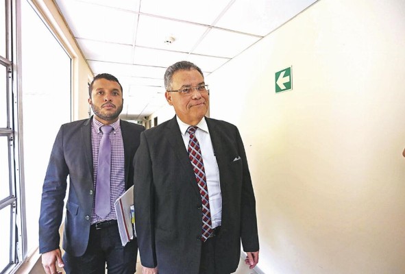 Bosco Vallarino renunció al cargo de alcalde del distrito de Panamá. Bosco Vallarino renunció al cargo de alcalde del distrito de Panamá.