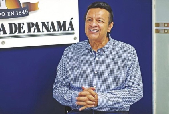 Osvaldo Ayala durante la última entrevista que se realizó en la redacción de 'La Decana'. Osvaldo Ayala durante la última entrevista que se realizó en la redacción de 'La Decana'.