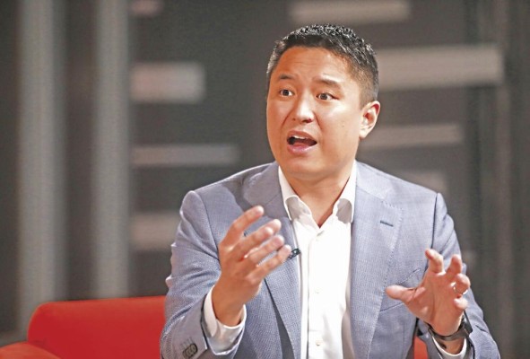 Michael Chen: 'Los jóvenes están cansados de los que hablan y poco accionan' Michael Chen: 'Los jóvenes están cansados de los que hablan y poco accionan'