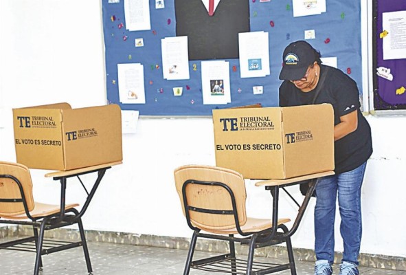 El nuevo sistema será utilizado por primera vez en las elecciones para presidente, diputados, alcaldes, representantes de corregimiento y concejales. El nuevo sistema será utilizado por primera vez en las elecciones para presidente, diputados, alcaldes, representantes de corregimiento y concejales.