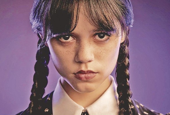 Merlina Addams, interpretada por la actriz Jenna Ortega Merlina Addams, interpretada por la actriz Jenna Ortega