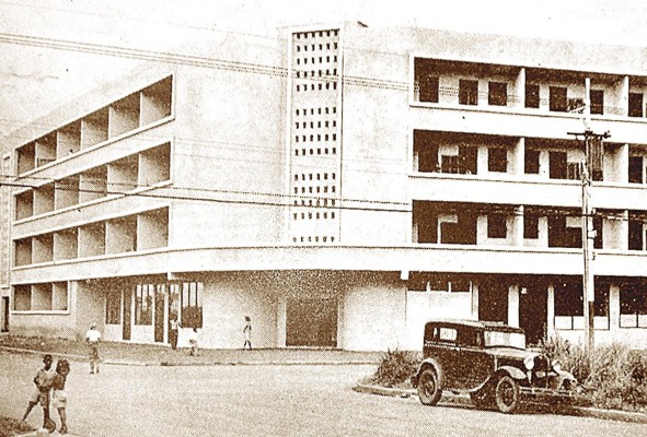 Renta 9, 1945, calle 26 este Calidonia, demolida en 2013. Renta 9, 1945, calle 26 este Calidonia, demolida en 2013.