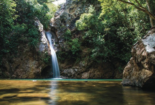 El patrimonio verde posee fauna y flora así como también fuentes hídricas como cascadas y quebradas. El patrimonio verde posee fauna y flora así como también fuentes hídricas como cascadas y quebradas.