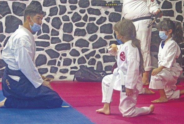Instructor Royer Cerrud Instructor Royer Cerrud