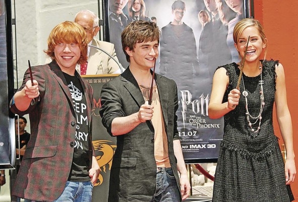 Los protagonistas del elenco repasan las anécdotas tras bastidores, de una infancia y adolescencia frente a las cámaras. Los protagonistas del elenco repasan las anécdotas tras bastidores, de una infancia y adolescencia frente a las cámaras.