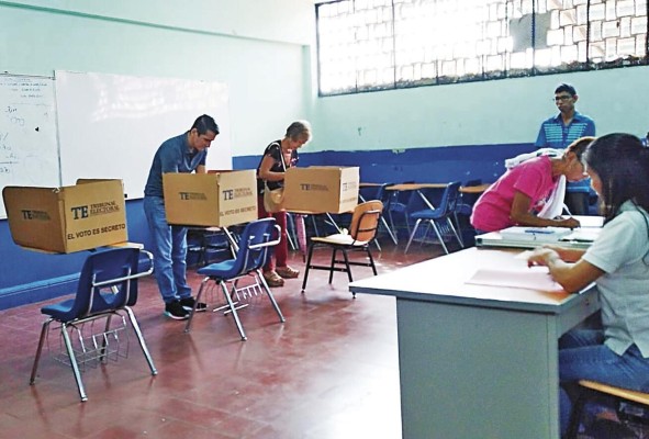 Miembros del partido Realizando Metas acudirán nuevamente a las urnas. Miembros del partido Realizando Metas acudirán nuevamente a las urnas.