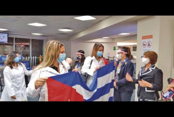 En diciembre de 2020 llegó un contingente de 220 médicos cubanos. En diciembre de 2020 llegó un contingente de 220 médicos cubanos.