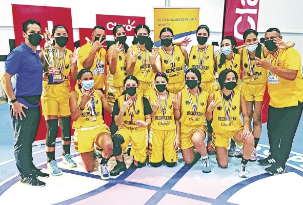 Equipo amarillo Hechiceras de Herrera, sub 18 femenino. Equipo amarillo Hechiceras de Herrera, sub 18 femenino.