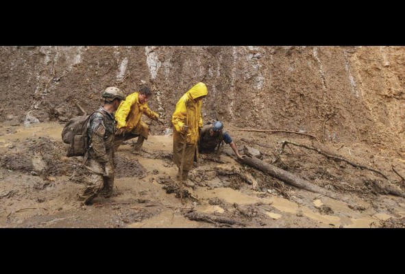 Jornada de rescates en el sector de Volcán, área de Los Pozos, donde había turistas. Jornada de rescates en el sector de Volcán, área de Los Pozos, donde había turistas.