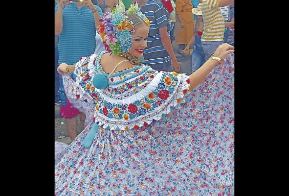 Pollera montuna, estilo y colores. Pollera montuna, estilo y colores.