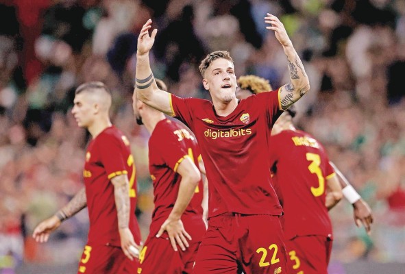 Nicolo Zaniolo celebra el gol de la victoria. Nicolo Zaniolo celebra el gol de la victoria.