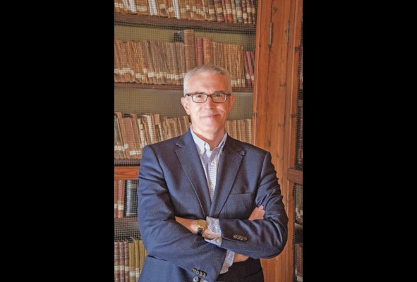 El escritor Emilio Lara El escritor Emilio Lara