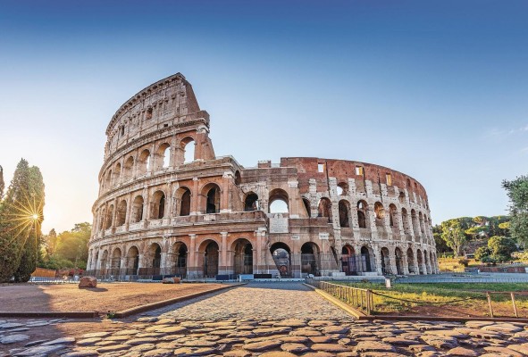 Italia alberga un total de 51 lugares de interés histórico, entre los cuales destaca el imponente coliseo. Italia alberga un total de 51 lugares de interés histórico, entre los cuales destaca el imponente coliseo.