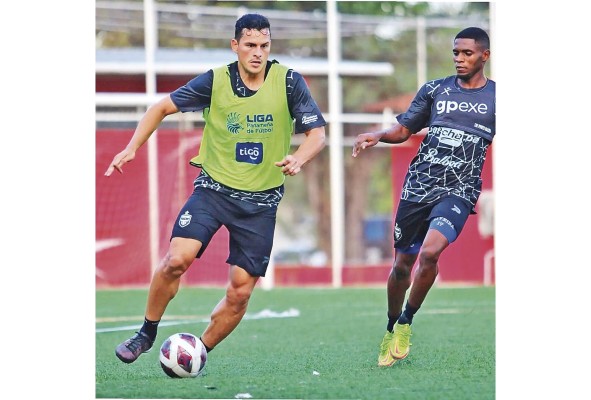 Jan Carlos Vargas durante un entrenamiento con el equipo. Jan Carlos Vargas durante un entrenamiento con el equipo.