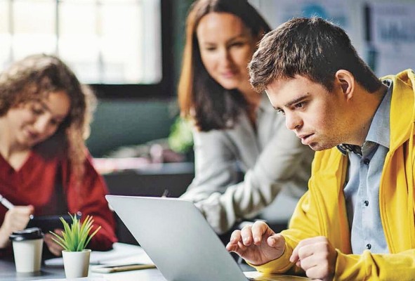 Las personas con una discapacidad intelectual o emocional son las más propensas a sufrir rechazos en ambientes académicos. Las personas con una discapacidad intelectual o emocional son las más propensas a sufrir rechazos en ambientes académicos.