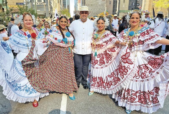 Panamá estuvo bien representada por diversas delegaciones, entre ellas mujeres empolleradas. Panamá estuvo bien representada por diversas delegaciones, entre ellas mujeres empolleradas.