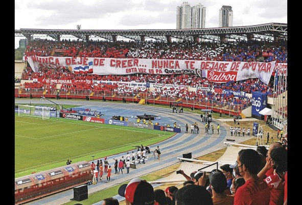 La comunión entre afición y equipo ha sido esencial en los resultados alcanzados en casa. La comunión entre afición y equipo ha sido esencial en los resultados alcanzados en casa.