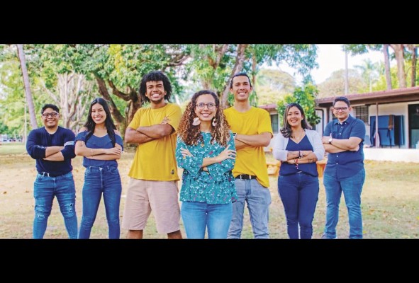 El equipo de trabajo de 'Dame un Chance'. El equipo de trabajo de 'Dame un Chance'.