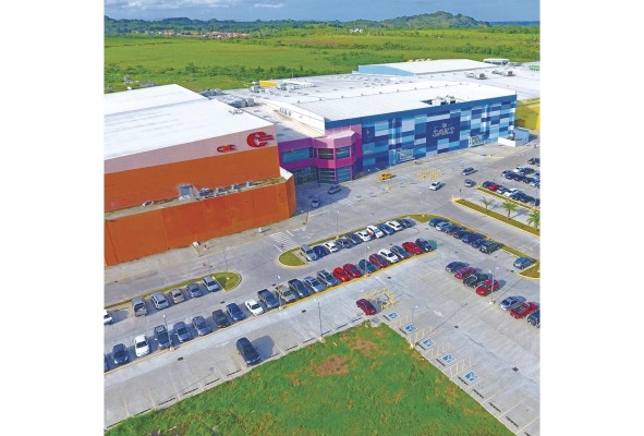 Centro comercial Santiago Mall. Centro comercial Santiago Mall.