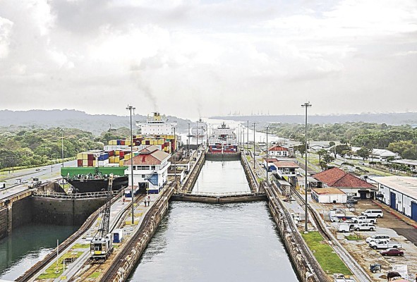 El Canal de Panamá tiene como reto asegurar el agua para el futuro, principalmente para el consumo humano y para mantener sus operaciones. El Canal de Panamá tiene como reto asegurar el agua para el futuro, principalmente para el consumo humano y para mantener sus operaciones.