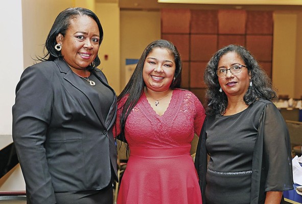 Yesenia Mong, Sidia Maure y Dora Palma Yesenia Mong, Sidia Maure y Dora Palma