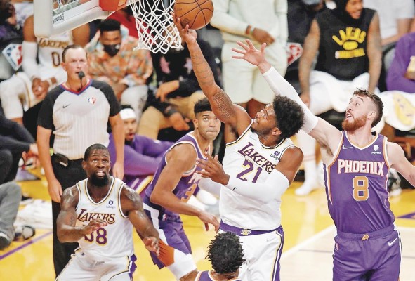 Los Warriors y los Lakers se enfrentarán el próximo martes en la noche inaugural de la temporada regular. Los Warriors y los Lakers se enfrentarán el próximo martes en la noche inaugural de la temporada regular.