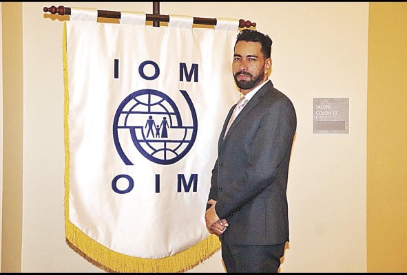 Abdiel Mena, vocero de la OIM. El objetivo central de la campaña es fortalecer las capacidades de las personas migrantes para reconocer ofertas y noticias falsas. Abdiel Mena, vocero de la OIM. El objetivo central de la campaña es fortalecer las capacidades de las personas migrantes para reconocer ofertas y noticias falsas.