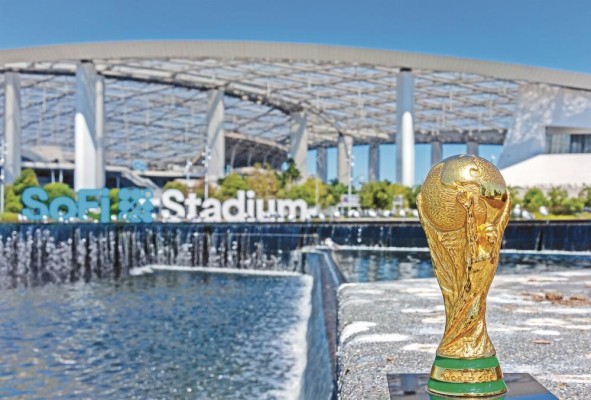 Dentro de la lógica, el Sofi Stadium no debería quedar por fuera de un evento como la Copa Mundo 2026; está incluido inicialmente entre los escenarios principales en el organigrama de la FIFA. Dentro de la lógica, el Sofi Stadium no debería quedar por fuera de un evento como la Copa Mundo 2026; está incluido inicialmente entre los escenarios principales en el organigrama de la FIFA.